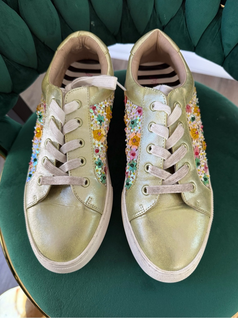Betsy Johnson Floral sneakers. Rommy Lime Multi